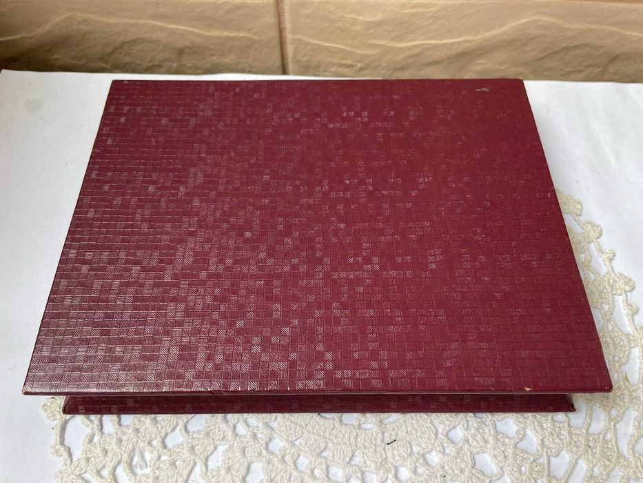 Красиви посребрени лъжички в кутия, закупени от Англия