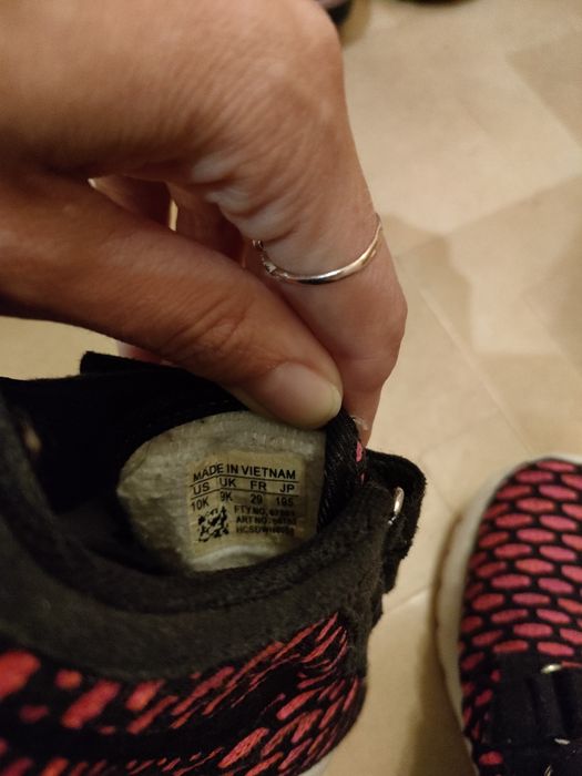 Продам кроссовки детские