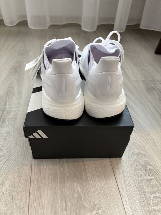 Adidas Ultraboost 20 marimea 42 2/3