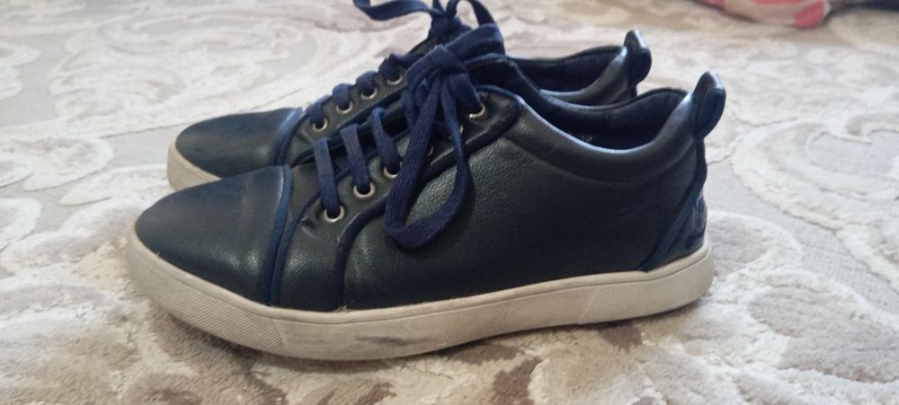 Лабутены по дёшевой цене 38размера