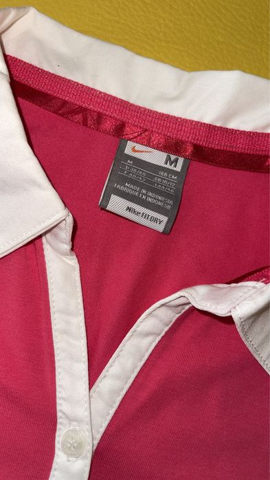 Уникална тениска Nike с бродирано лого