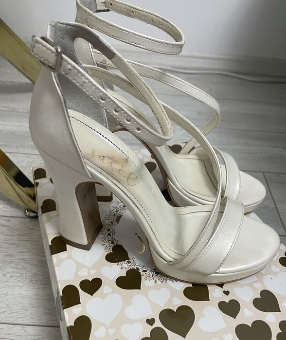 Sandale mireasa din piele