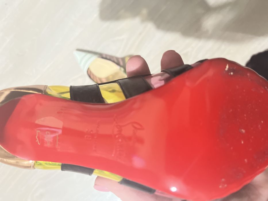 Pantofi Louboutin Mar 38