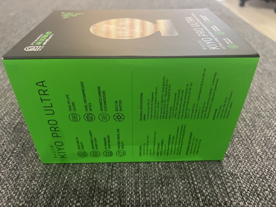 Razer Kiyo Pro Ultra 4K Webcam ca nouă