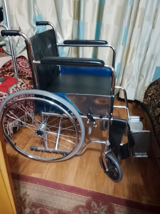 Инвалидное кресло продам