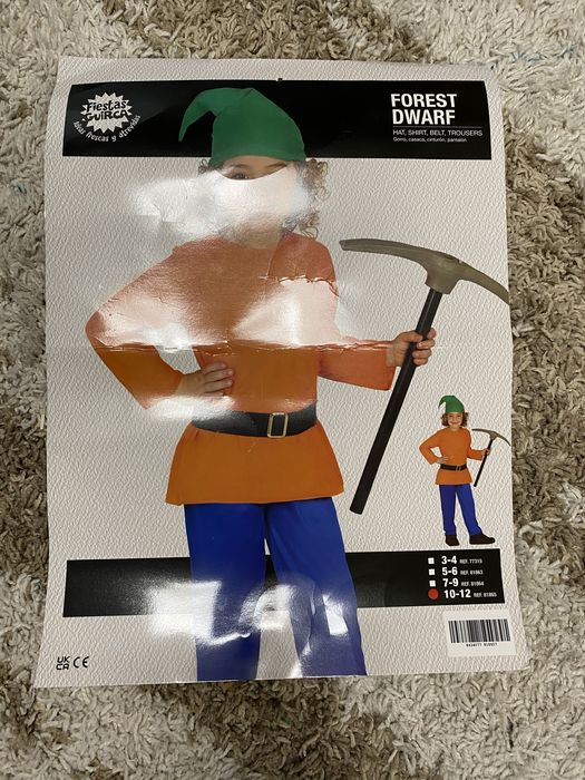 Costum pitic din alba ca zapada