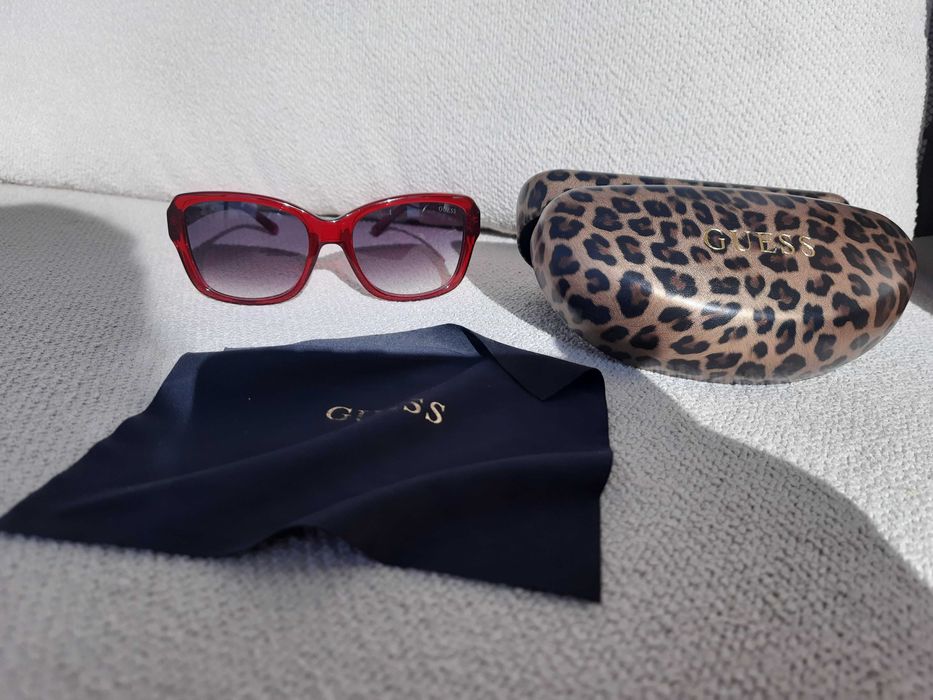 Слънчеви очила Guess