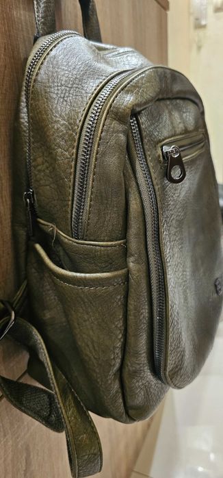 Малка дамска раница