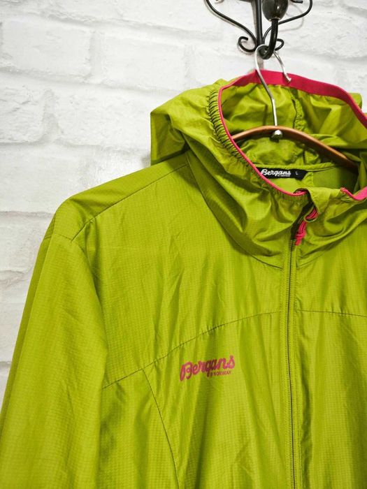 Bergans of Norway Solund Packable Дамско тънко яке размер L