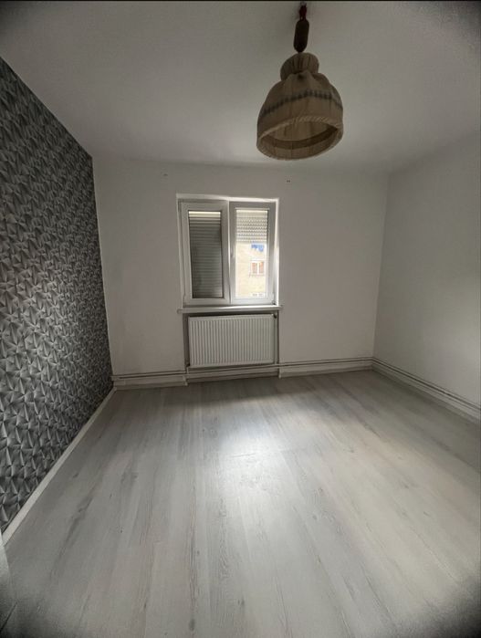 Apartament cu 3 camere et3 Sebes str MKogalnicdsnu