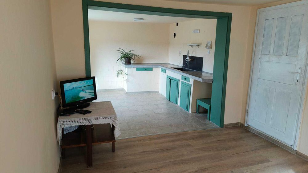 Двуетажна тухлена къща с.Каменово