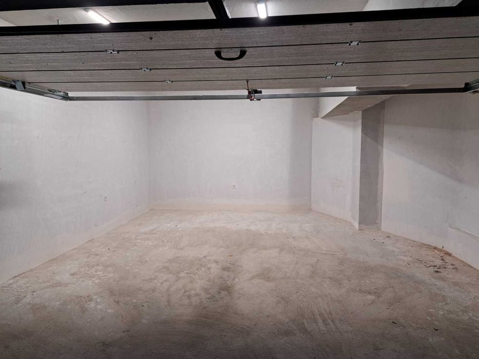 Двоен гараж под наем или складово помещение