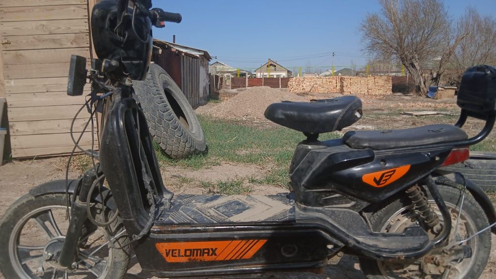 VELOMAX Электро скутер