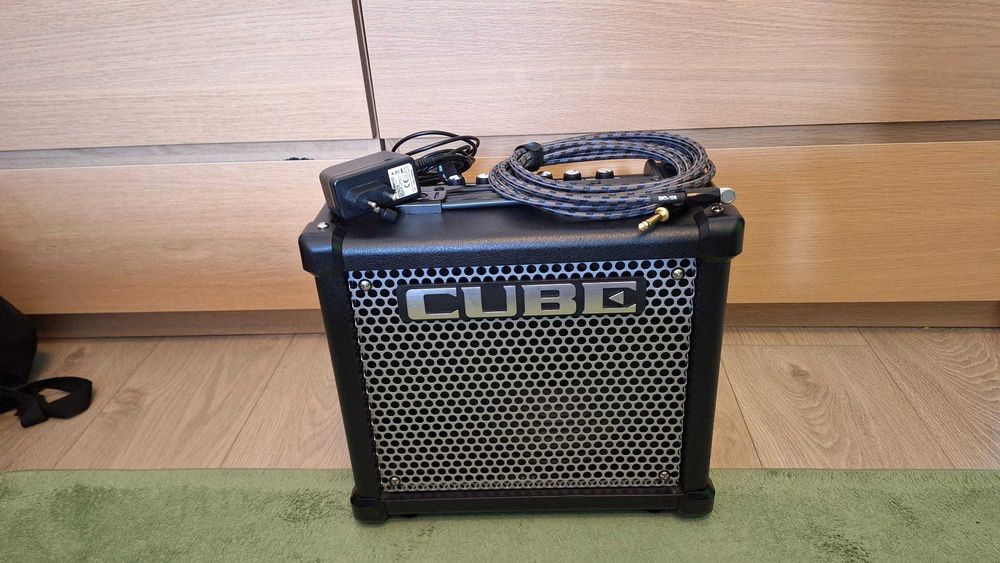 Roland Cube 10GX - Difuzor Celestion - Pachet complet portabil