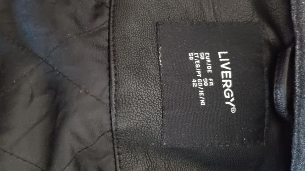 Кожено яке Livergy с качулка.