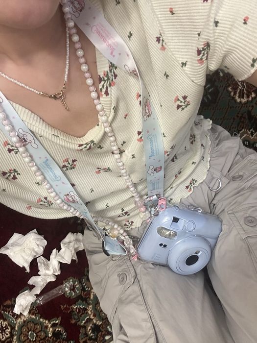 Продаю instax 12