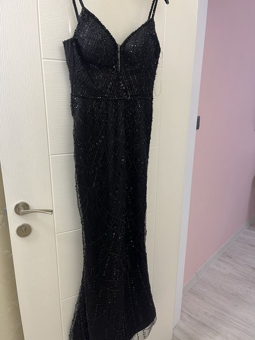 Черна бална рокля