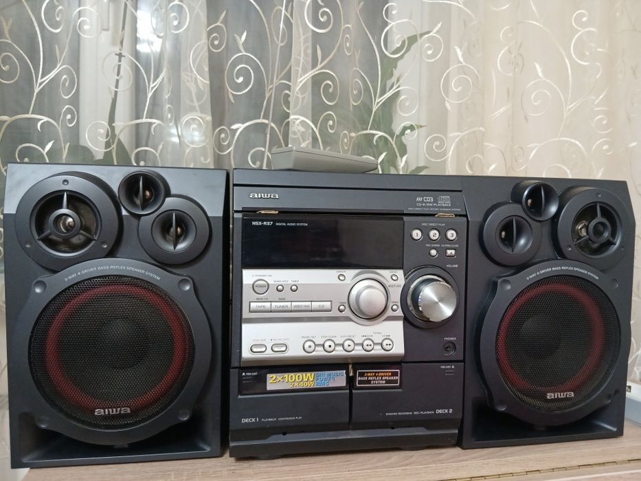 Combina Aiwa cu boxe si telecomandă  in stare buna de funcționare!