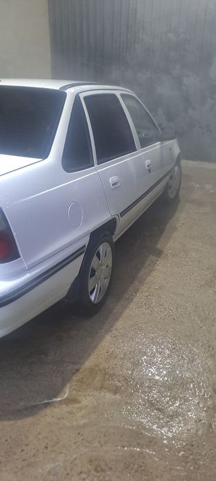 Нексия сотилади  2008