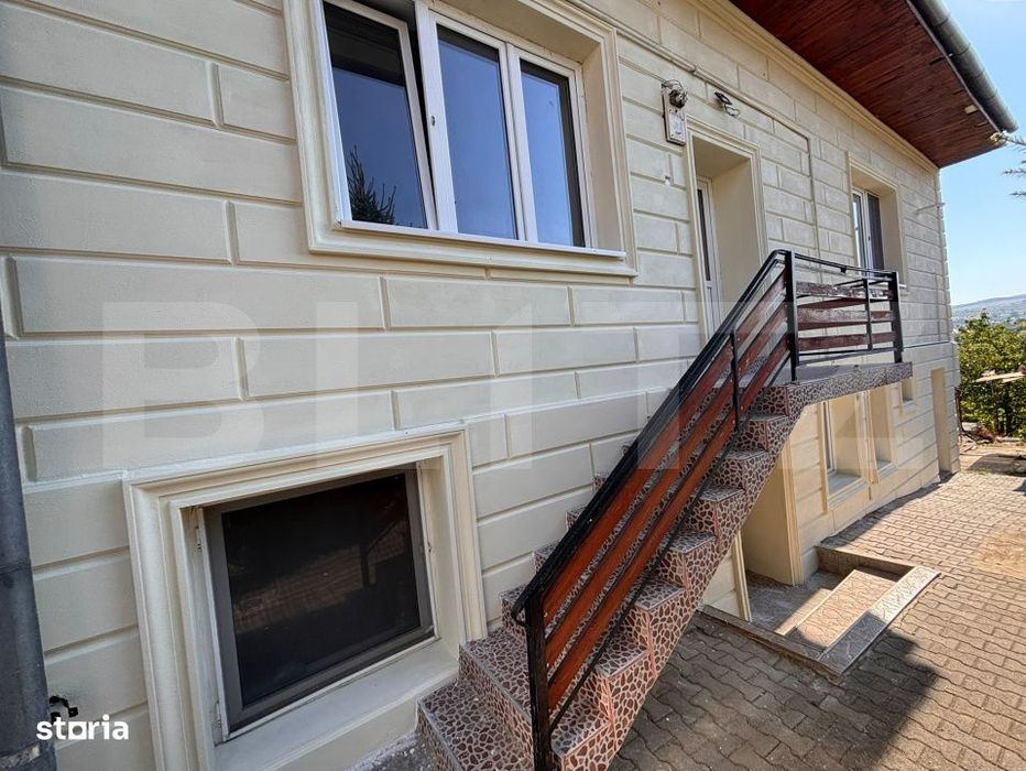 Apartament 3 camere cu curte, in centru Blaj