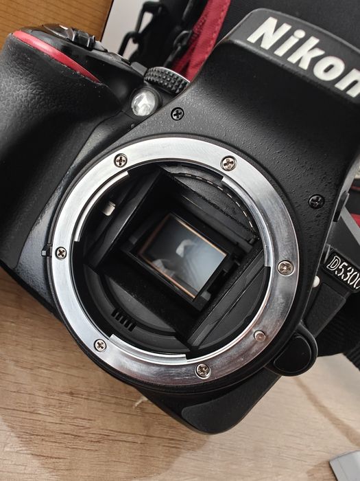 Nikon D5300 body + geanta de transport