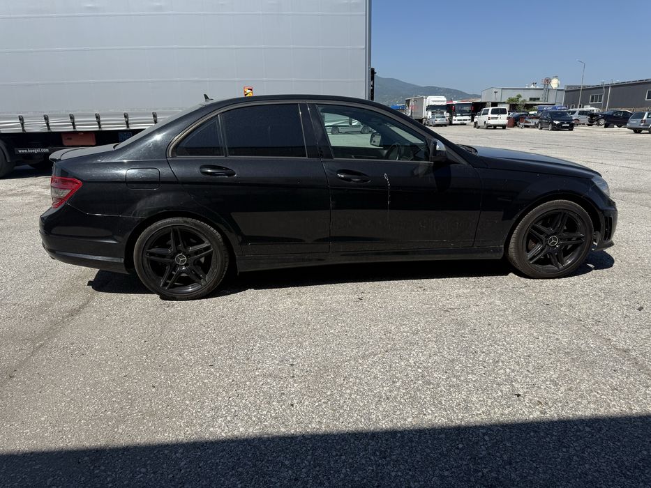 На части w204 Мерцедес C 320 Cdİ 224 кс 7G /Harman Kardon