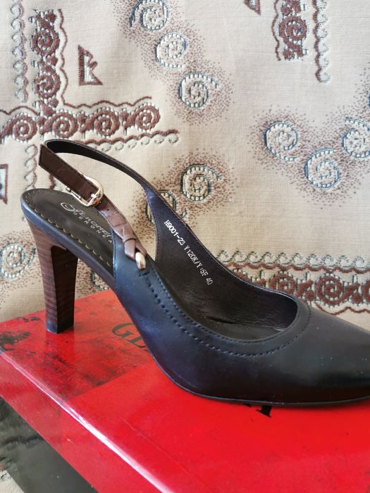 Босоножки новые 40 р