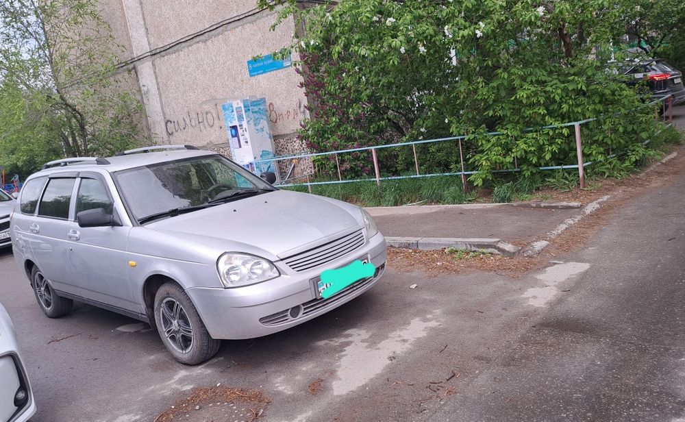 Продам приору универсал