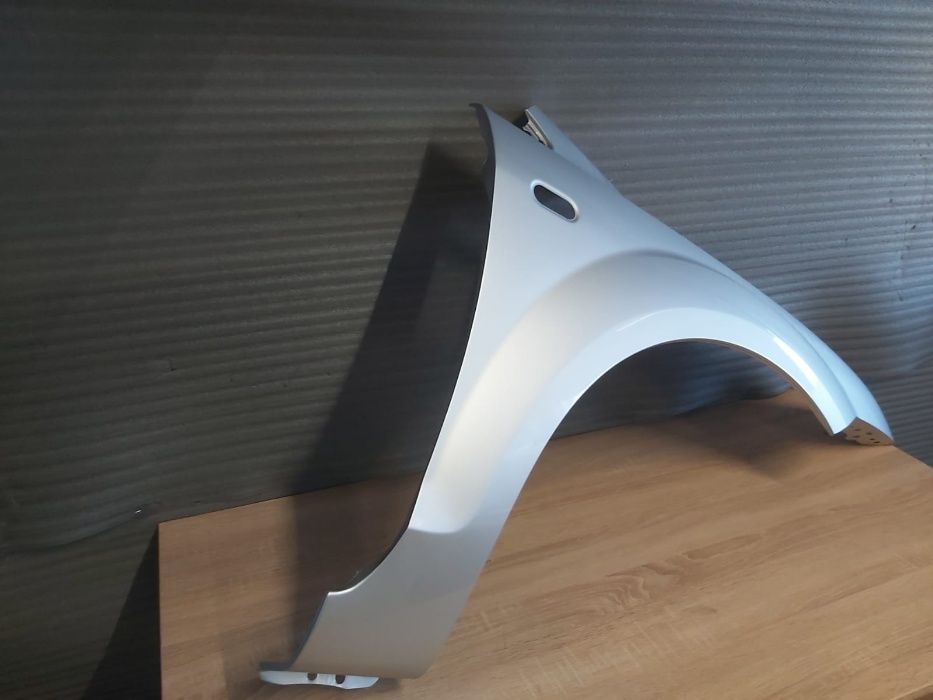 Aripa Fata Dreapta Ford Focus 2/II 2004-2008 (MoonDust Silver)