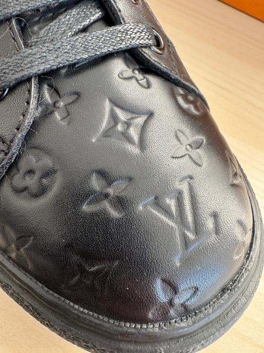 Adidași Louis vuitton