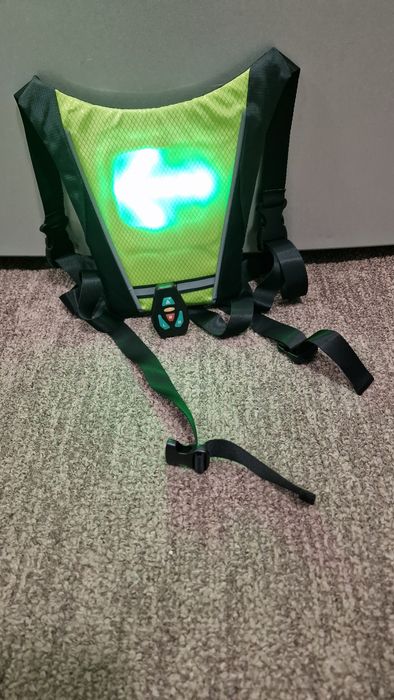 Vesta reflectorizanta biciclist ciclism cu lumini de semnalizare