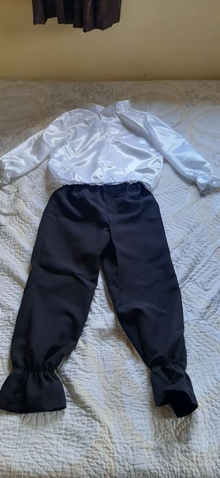 Costum om de zăpada