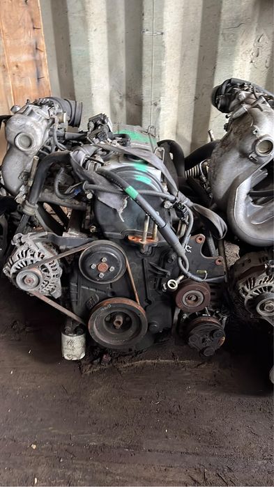 Продаётся двигатель Mitsubishi 4G64 2.4 бензин.