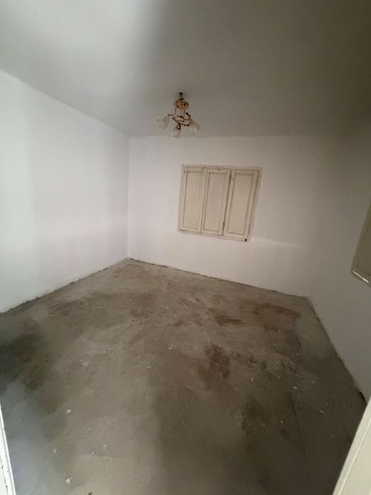 Casă modestă de vânzare