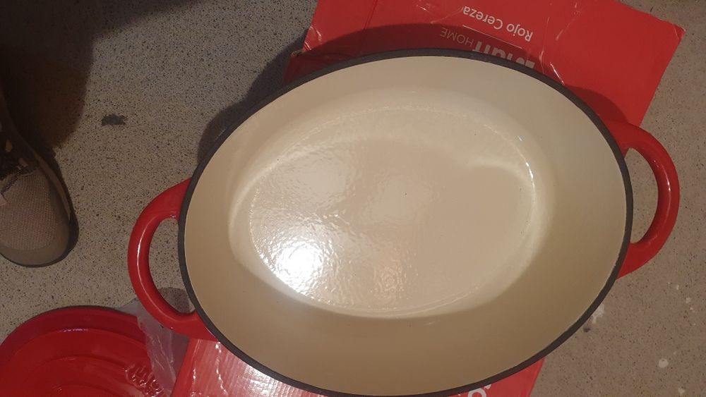 Ceaun din fonta emailata 6 L, Lätt Home, tip cuptor olandez, cu capac,  rosu