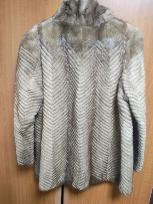 Haina din blana naturala de vizon