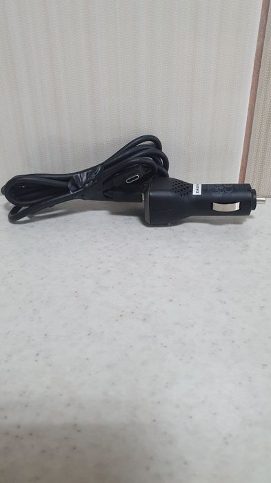 Vînd Încărcător original cu 2 eșiri USB pentru GPS tomtom