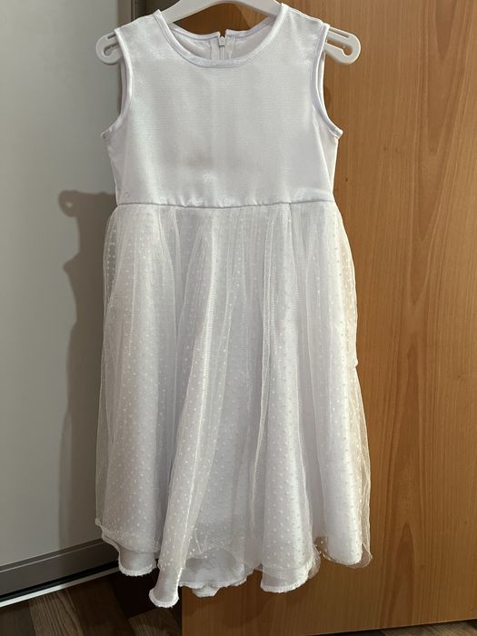 Белые платья.