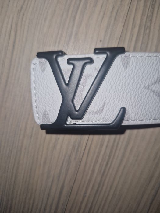 Curea Louis Vuitton alba