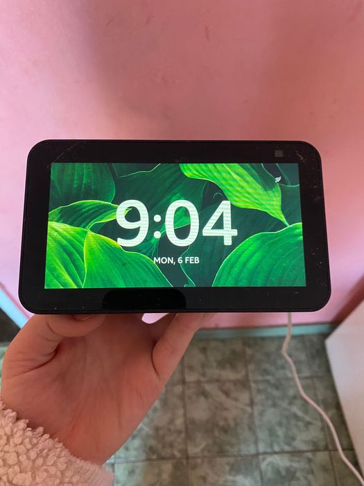 Смарт тонколона  с екран за видеовръзка Amazon Echo Show