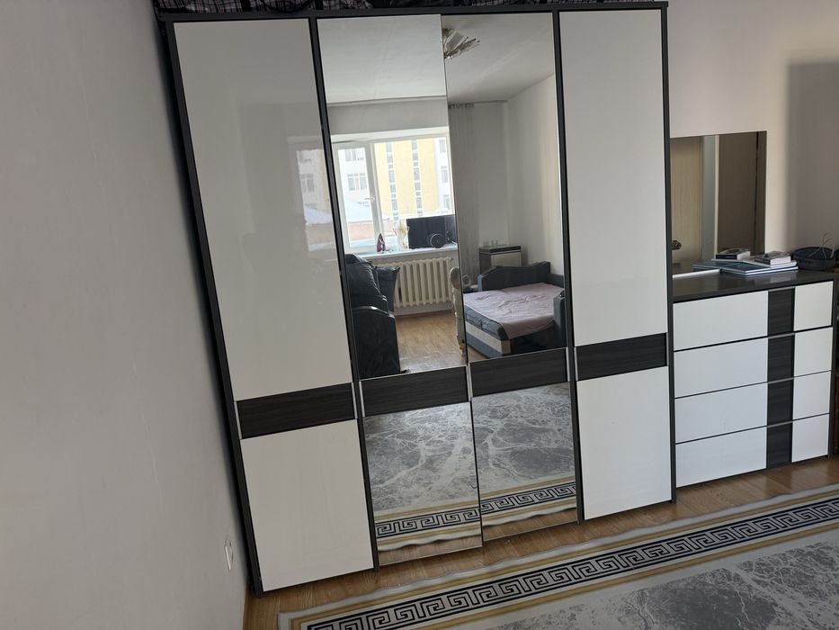 Спальный шкаф и тумба