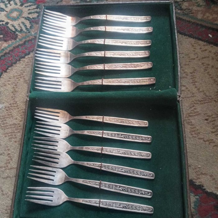 Мельхиоровые вилки новые, набор 12 шт