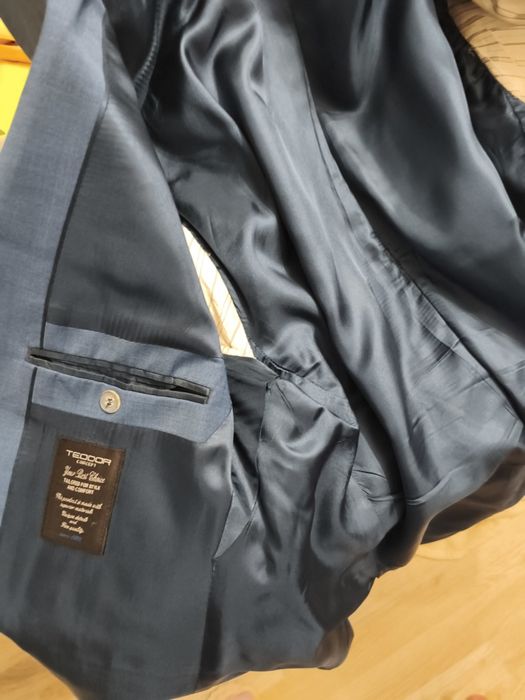 Костюм на марка Teodor