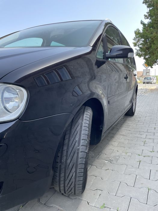 VW Touran 2005 • 2.0 Benzină • 110 kW / 150 CP • 278.000 km • 7 LOCURI