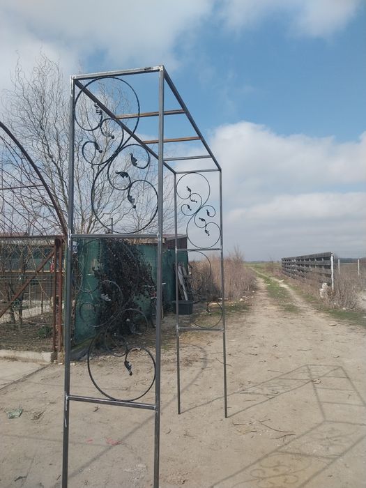 Arcade și pergole de vânzare