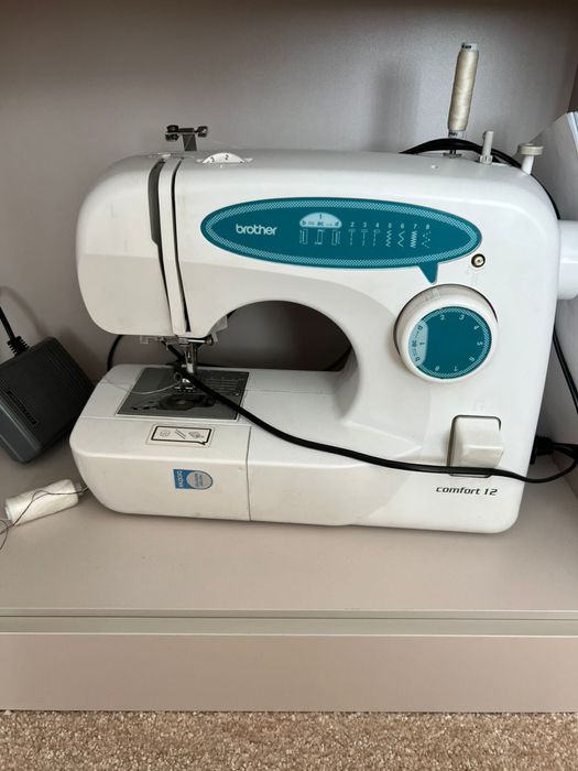 Продам электро швейную машинку