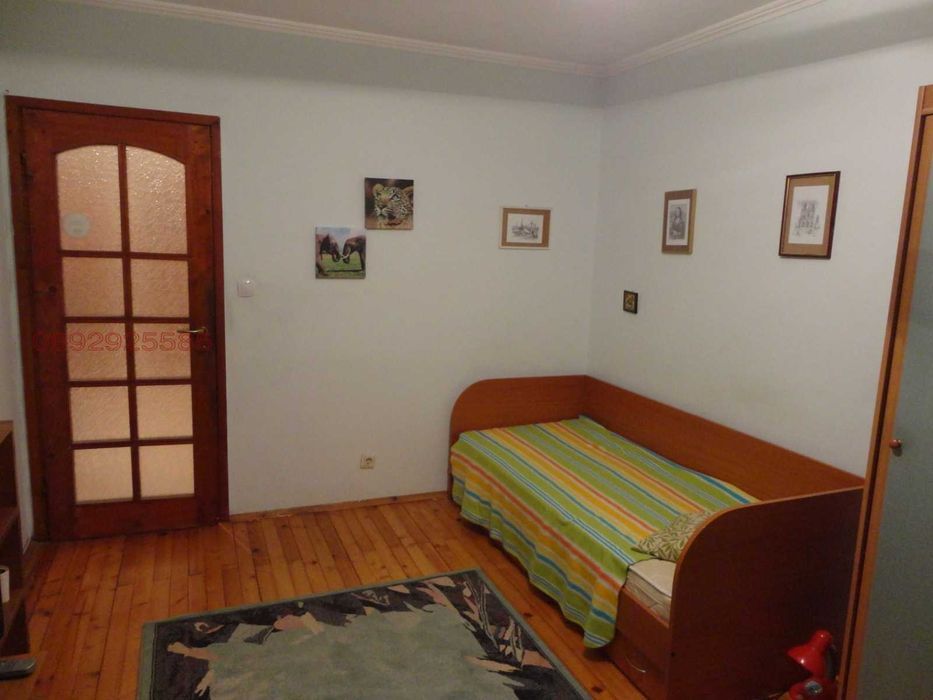 Тристаен апартамент под наем в София