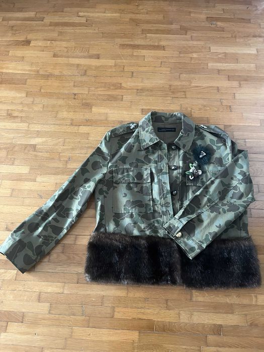 Jacheta Zara material camuflaj, masura M, accesorii fashion