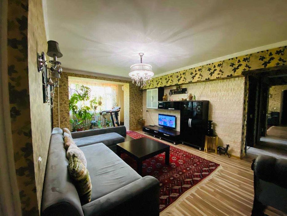 Сдаю квартиру 4 ком Метро Космонавты