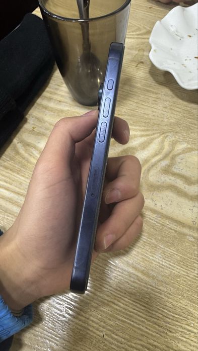 IPhone 15 Pro • Батарея 87%•256GB